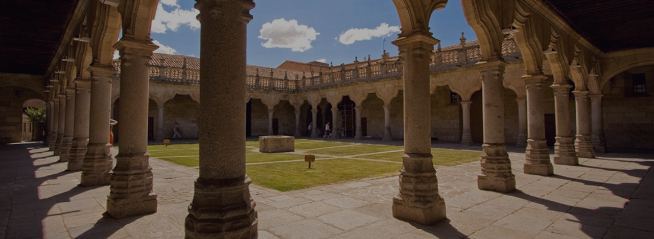 Patio de escuelas USAL